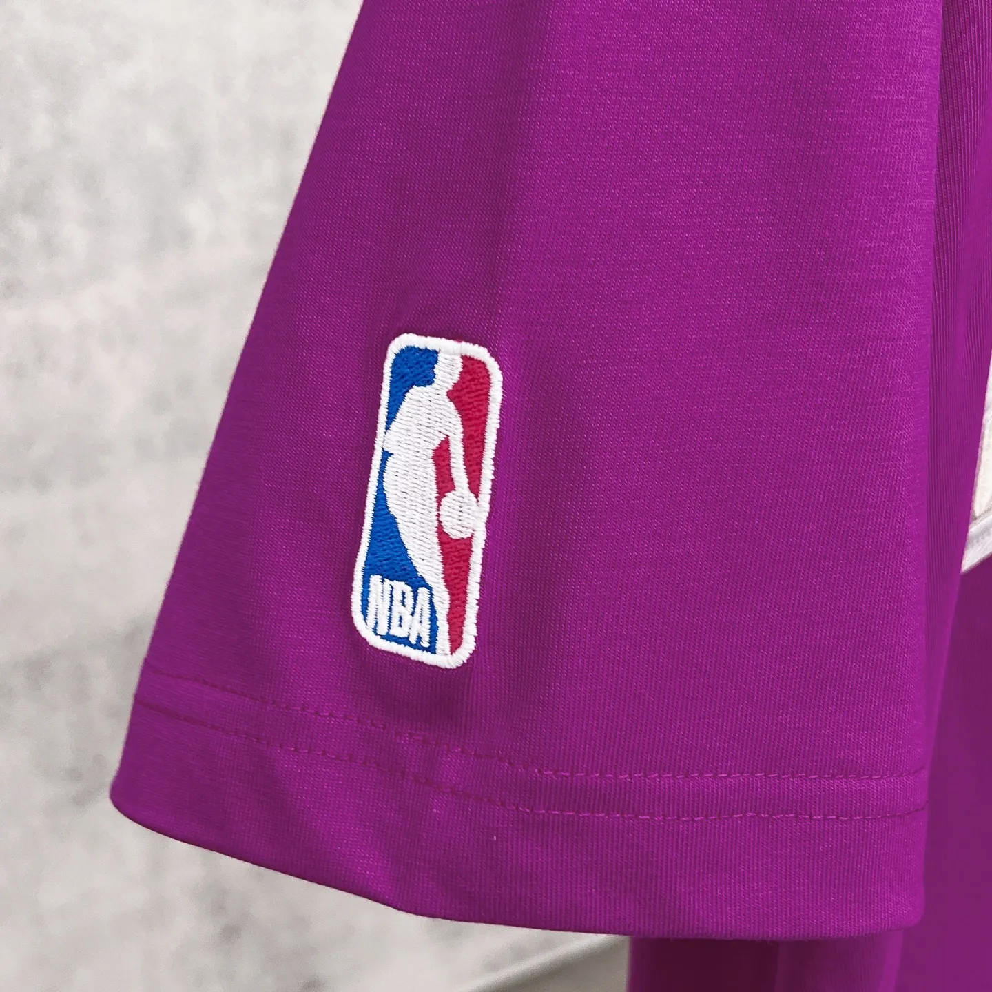 【 . Quality】BALENCI*GA/ .SS 26 New Arrival 。Balenclag* NBASeries NBA T 。 . Authentic ， 。 ZP 。 260 ， . ， ，。 。 。 ， 。 OS . Same Style ：BL 263772 ： Red Size：XS S M L